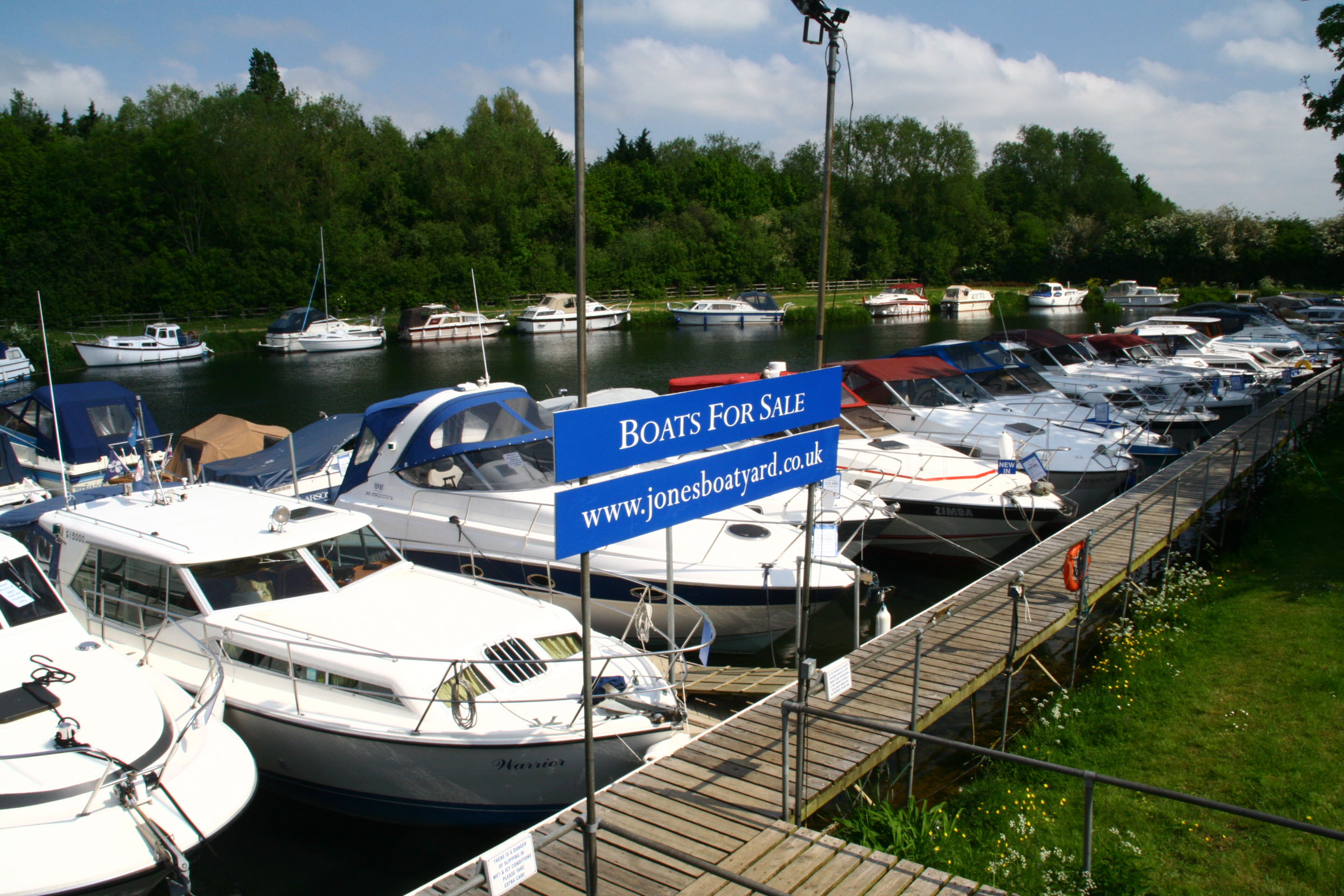 Jones Boatyard Boat Sales